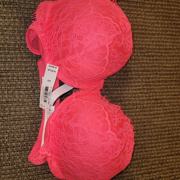 Victoria Secret Bra - Picture 3 of 3